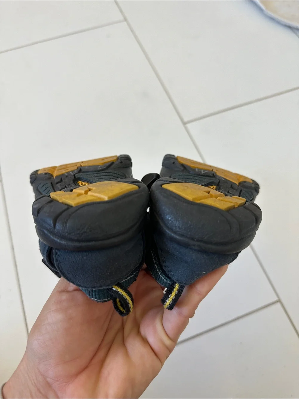 Keen Newport Kids Sandals in Teal and Black 10